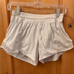 lululemon athletica Women's Off White Hotty Hot Low Rise 2.5” Shorts